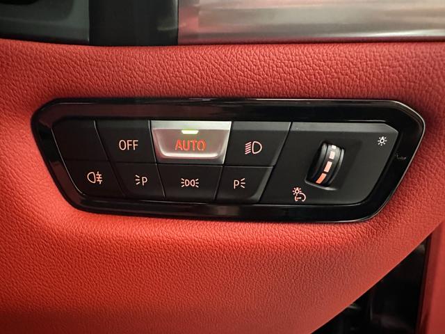 ８シリーズ Ｍ８５０ｉ　ｘＤｒｉｖｅカブリオレ　全国２年保証フィオナレッド／ブラックレザーシートＦクライメートシートソフトクローズドアオートトランクＤアシストプロパークアシスト＋レーザーライト　Ｂｏｗｅｒｓ　＆　Ｗｉｌｋｉｎｓサウンド純正２０ＡＷ（18枚目）