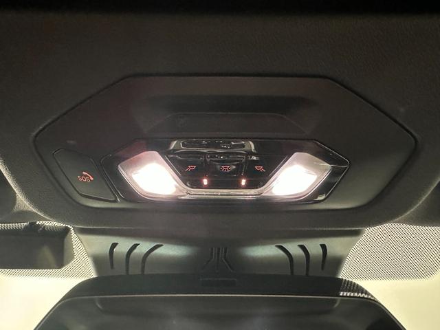 ８シリーズ Ｍ８５０ｉ　ｘＤｒｉｖｅカブリオレ　全国２年保証フィオナレッド／ブラックレザーシートＦクライメートシートソフトクローズドアオートトランクＤアシストプロパークアシスト＋レーザーライト　Ｂｏｗｅｒｓ　＆　Ｗｉｌｋｉｎｓサウンド純正２０ＡＷ（22枚目）