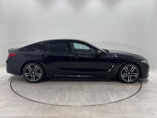８シリーズ ８４０ｄ　ｘＤｒｉｖｅ　グランクーペ　Ｍスポーツ　全国２年保証コニャックレザーＦクライメートシートソフトクローズドアパノラマルーフＨａｒｍａｎ／ＫａｒｄｏｎサウンドＤアシストプロパークアシスト＋レーザーライトＴＶワイアレス充電純正１９ＡＷ（4枚目）