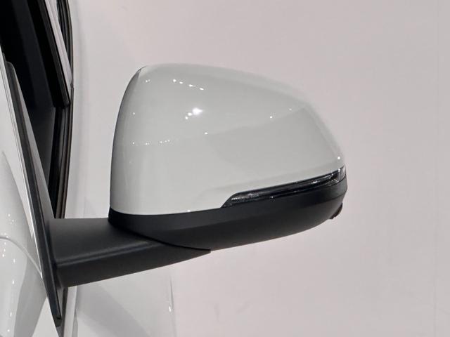 Ｘ１ ｘＤｒｉｖｅ　２０ｄ　ｘライン　全国２年保証ヴェガンザブラックシートＦ電動シート／ヒーターコンフォートアクセスオートトランクＵＶカットガラスアダプティブＬＥＤライトＤアシストプロパークアシスト＋ＨＵＤ純正１８ＡＷ（11枚目）