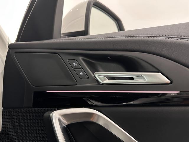 Ｘ１ ｘＤｒｉｖｅ　２０ｄ　ｘライン　全国２年保証ヴェガンザブラックシートＦ電動シート／ヒーターコンフォートアクセスオートトランクＵＶカットガラスアダプティブＬＥＤライトＤアシストプロパークアシスト＋ＨＵＤ純正１８ＡＷ（15枚目）