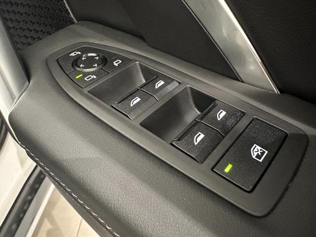 Ｘ１ ｘＤｒｉｖｅ　２０ｄ　ｘライン　全国２年保証ヴェガンザブラックシートＦ電動シート／ヒーターコンフォートアクセスオートトランクＵＶカットガラスアダプティブＬＥＤライトＤアシストプロパークアシスト＋ＨＵＤ純正１８ＡＷ（16枚目）