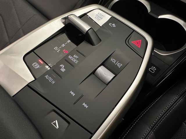 Ｘ１ ｘＤｒｉｖｅ　２０ｄ　ｘライン　全国２年保証ヴェガンザブラックシートＦ電動シート／ヒーターコンフォートアクセスオートトランクＵＶカットガラスアダプティブＬＥＤライトＤアシストプロパークアシスト＋ＨＵＤ純正１８ＡＷ（23枚目）