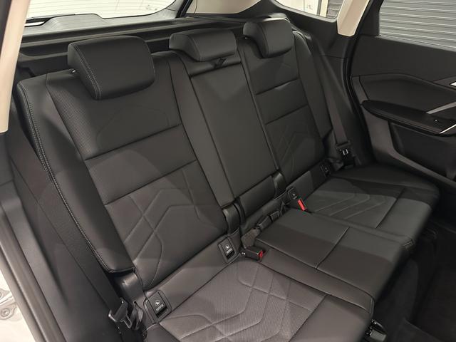 Ｘ１ ｘＤｒｉｖｅ　２０ｄ　ｘライン　全国２年保証ヴェガンザブラックシートＦ電動シート／ヒーターコンフォートアクセスオートトランクＵＶカットガラスアダプティブＬＥＤライトＤアシストプロパークアシスト＋ＨＵＤ純正１８ＡＷ（35枚目）