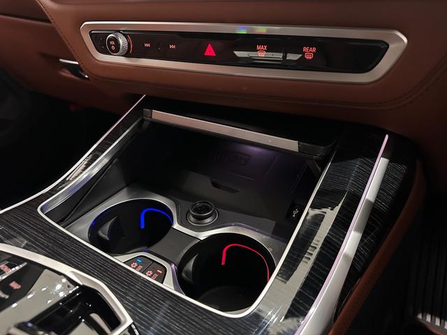 Ｘ７ Ｍ６０ｉ　ｘＤｒｉｖｅ　全国２年保証ワンオーナータルトゥーフォレザーＦクライメートシートソフトクローズドアスカイラウンジパノラマルーフＢｏｗｅｒｓ＆ＷｉｌｋｉｎｓサウンドＤアシストプロパークアシストプロ純正２２ＡＷ（23枚目）