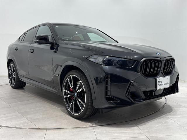 Ｘ６ Ｍ６０ｉ　ｘＤｒｉｖｅ　全国２年保証タルトゥーフォレザーＦクライメートシートパノラマルーフＨａｒｍａｎ／ＫａｒｄｏｎサウンドソフトクローズドアアダプティブＬＥＤライトＤアシストプロパークアシストプロＴＶ純正２２ＡＷ（3枚目）