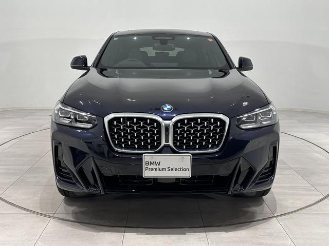 Ｘ４ ｘＤｒｉｖｅ　２０ｄ　Ｍスポーツ　全国２年保証ブラックレザーＦベンチレーションシートパノラマルーフＨａｒｍａｎ／ＫａｒｄｏｎサウンドＵＶカットガラスアダプティブＬＥＤライトＤアシストプロパークアシスト＋ＴＶＨＵＤ純正２０ＡＷ（2枚目）