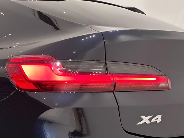 Ｘ４ ｘＤｒｉｖｅ　２０ｄ　Ｍスポーツ　全国２年保証ブラックレザーＦベンチレーションシートパノラマルーフＨａｒｍａｎ／ＫａｒｄｏｎサウンドＵＶカットガラスアダプティブＬＥＤライトＤアシストプロパークアシスト＋ＴＶＨＵＤ純正２０ＡＷ（12枚目）