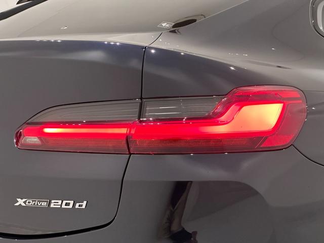 Ｘ４ ｘＤｒｉｖｅ　２０ｄ　Ｍスポーツ　全国２年保証ブラックレザーＦベンチレーションシートパノラマルーフＨａｒｍａｎ／ＫａｒｄｏｎサウンドＵＶカットガラスアダプティブＬＥＤライトＤアシストプロパークアシスト＋ＴＶＨＵＤ純正２０ＡＷ（13枚目）