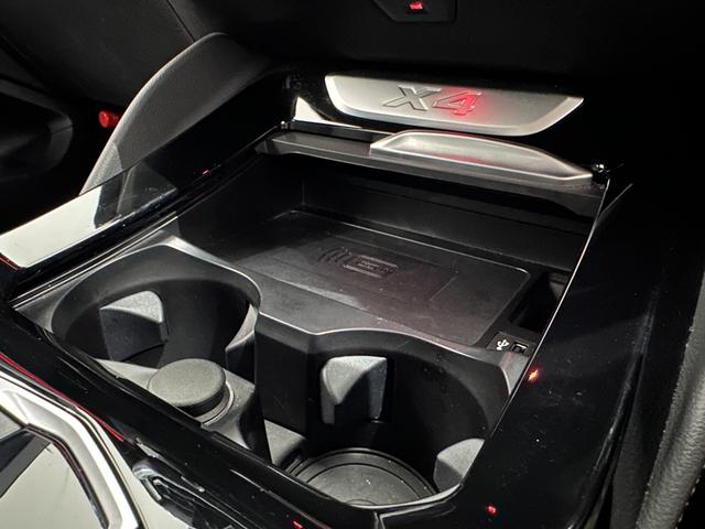Ｘ４ ｘＤｒｉｖｅ　２０ｄ　Ｍスポーツ　全国２年保証ブラックレザーＦベンチレーションシートパノラマルーフＨａｒｍａｎ／ＫａｒｄｏｎサウンドＵＶカットガラスアダプティブＬＥＤライトＤアシストプロパークアシスト＋ＴＶＨＵＤ純正２０ＡＷ（23枚目）