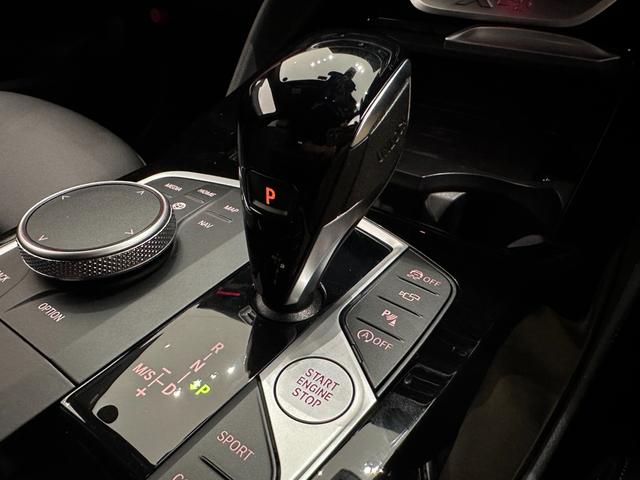 Ｘ４ ｘＤｒｉｖｅ　２０ｄ　Ｍスポーツ　全国２年保証ブラックレザーＦベンチレーションシートパノラマルーフＨａｒｍａｎ／ＫａｒｄｏｎサウンドＵＶカットガラスアダプティブＬＥＤライトＤアシストプロパークアシスト＋ＴＶＨＵＤ純正２０ＡＷ（24枚目）