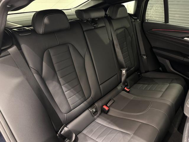 Ｘ４ ｘＤｒｉｖｅ　２０ｄ　Ｍスポーツ　全国２年保証ブラックレザーＦベンチレーションシートパノラマルーフＨａｒｍａｎ／ＫａｒｄｏｎサウンドＵＶカットガラスアダプティブＬＥＤライトＤアシストプロパークアシスト＋ＴＶＨＵＤ純正２０ＡＷ（40枚目）