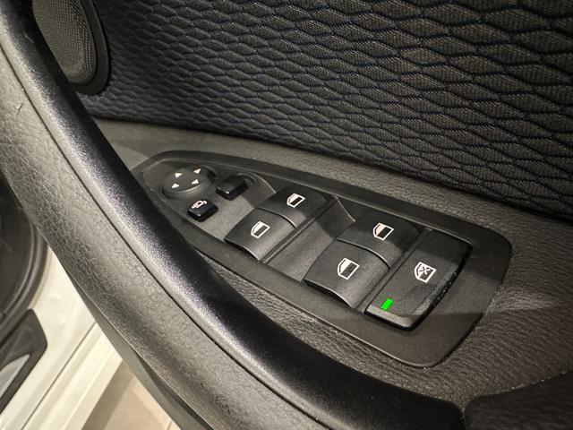 Ｘ１ ｘＤｒｉｖｅ　１８ｄ　Ｍスポーツ　全国１年保証コンフォートアクセスオートトランクリヤカメラ前後ＰＤＣアダプティブＬＥＤライトＤアシスト＋ＡＣＣパークアシストＨＵＤＦシートヒーター純正１８ＡＷ（16枚目）