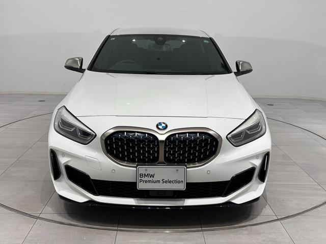 １シリーズ Ｍ１３５ｉ　ｘＤｒｉｖｅ　全国２年保証アダプテイブサスＭスポーツブレーキコンフォートアクセスオートトランクＬＥＤライトＤアシストＡＣＣパークアシストワイアレス充電ＭシートＭリヤスポＦ電動シート／ヒーター純正１８ＡＷ（2枚目）