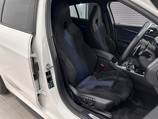 １シリーズ Ｍ１３５ｉ　ｘＤｒｉｖｅ　全国２年保証アダプテイブサスＭスポーツブレーキコンフォートアクセスオートトランクＬＥＤライトＤアシストＡＣＣパークアシストワイアレス充電ＭシートＭリヤスポＦ電動シート／ヒーター純正１８ＡＷ（34枚目）