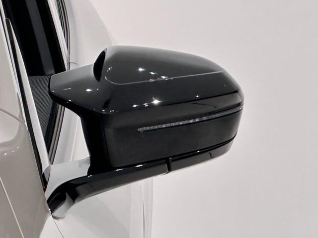 Ｘ３ Ｍ５０　ｘＤｒｉｖｅ　全国２年保証ブラック／アトラスグレーＦクライメートシートパノラマルーフＨａｒｍａｎＫａｒｄｏｎサウンドアダプティブＭサスアダプティブＬＥＤライトＤアシストプロパークアシスト＋ＴＶ純正２１ＡＷ（12枚目）