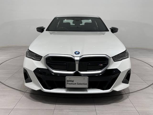 ｉ５ Ｍ６０　ｘＤｒｉｖｅ　全国２年保証コンフォートアクセスオートトランクシートヒーターアダプティブＬＥＤライトＤアシストプロパークアシストプロＴＶＨａｒｍａｎ　Ｋａｒｄｏｎサウンド純正２０ＡＷ（2枚目）