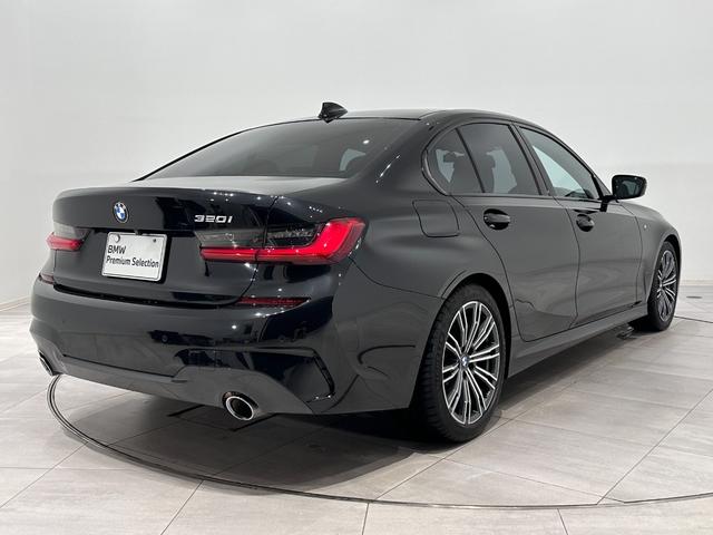 ３シリーズ ３２０ｉ　Ｍスポーツ　ワンオーナーブラックレザーＦ電動シート／ヒーターコンフォートアクセスオートトランクアダプティブＬＥＤライトＤアシストプロパークアシスト＋ＨＩＦＩスピーカーワイヤレス充電純正１８ＡＷ（6枚目）