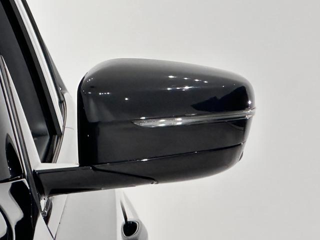 ３シリーズ ３２０ｉ　Ｍスポーツ　ワンオーナーブラックレザーＦ電動シート／ヒーターコンフォートアクセスオートトランクアダプティブＬＥＤライトＤアシストプロパークアシスト＋ＨＩＦＩスピーカーワイヤレス充電純正１８ＡＷ（12枚目）