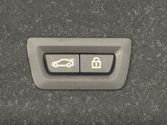 ３シリーズ ３２０ｉ　Ｍスポーツ　ワンオーナーブラックレザーＦ電動シート／ヒーターコンフォートアクセスオートトランクアダプティブＬＥＤライトＤアシストプロパークアシスト＋ＨＩＦＩスピーカーワイヤレス充電純正１８ＡＷ（39枚目）