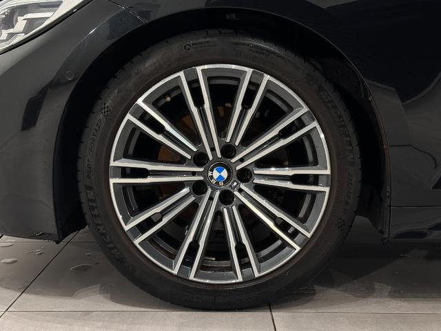 ３シリーズ ３２０ｉ　Ｍスポーツ　ワンオーナーブラックレザーＦ電動シート／ヒーターコンフォートアクセスオートトランクアダプティブＬＥＤライトＤアシストプロパークアシスト＋ＨＩＦＩスピーカーワイヤレス充電純正１８ＡＷ（42枚目）