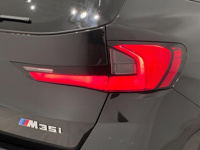 Ｘ１ Ｍ３５ｉ　ｘＤｒｉｖｅ　全国２年保証ワンオーナーＨａｒｍａｎＫａｒｄｏｎサウンドコンフォートアクセスアダプティブＭサスＵＶカットガラスアダプティブＬＥＤライトＦ電動シート／ヒーターＤアシストプロパークアシスト＋純正２０ＡＷ（13枚目）