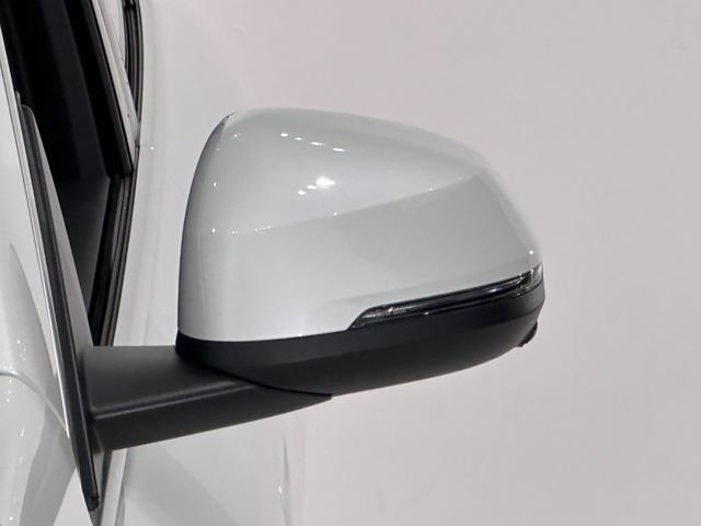 Ｘ１ ｘＤｒｉｖｅ　２０ｄ　ｘライン　全国２年保証ヴェガンザブラックＦ電動シート／ヒーターコンフォートアクセスオートトランクＵＶカットガラスアダプティブＬＥＤライトＤアシストプロパークアシスト＋ＨＵＤワイヤレス充電純正１８ＡＷ（11枚目）