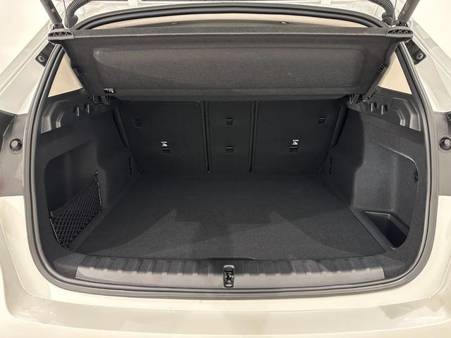 Ｘ１ ｘＤｒｉｖｅ　２０ｄ　ｘライン　全国２年保証ヴェガンザブラックＦ電動シート／ヒーターコンフォートアクセスオートトランクＵＶカットガラスアダプティブＬＥＤライトＤアシストプロパークアシスト＋ＨＵＤワイヤレス充電純正１８ＡＷ（38枚目）
