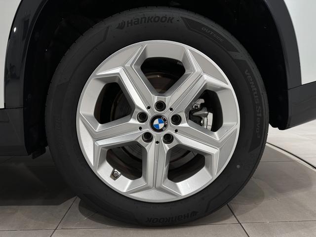 Ｘ１ ｘＤｒｉｖｅ　２０ｄ　ｘライン　全国２年保証ヴェガンザブラックＦ電動シート／ヒーターコンフォートアクセスオートトランクＵＶカットガラスアダプティブＬＥＤライトＤアシストプロパークアシスト＋ＨＵＤワイヤレス充電純正１８ＡＷ（43枚目）