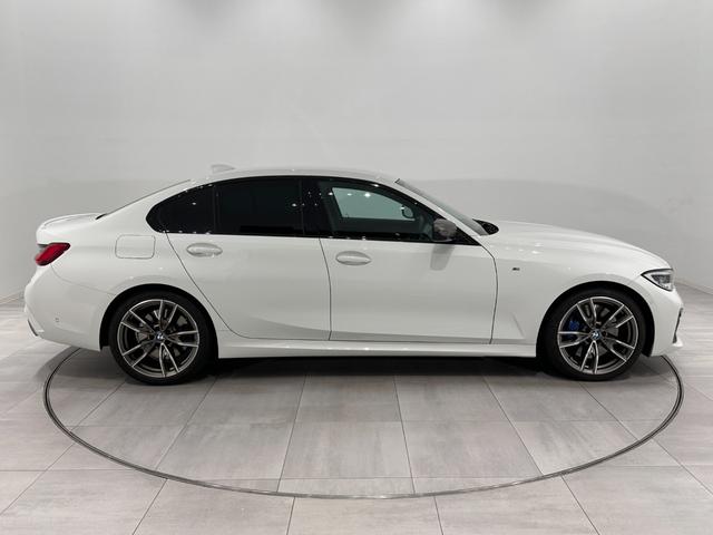 ３シリーズ Ｍ３４０ｉ　ｘＤｒｉｖｅ　ワンオーナー黒革Ｈａｒｍａｎ／ＫａｒｄｏｎサウンドレーザーライトＦ電動シート／ヒーターコンフォートアクセスオートトランクＨＵＤＴＶアダプティブＭサスＭスポーツブレーキ／デフジェスチャーＣ純正１９ＡＷ（4枚目）