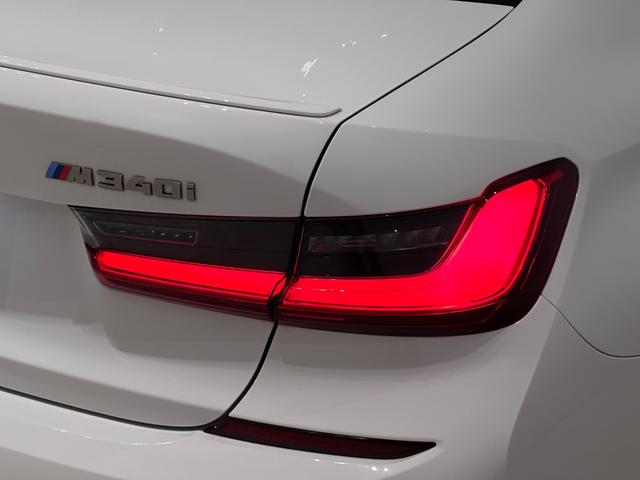 ３シリーズ Ｍ３４０ｉ　ｘＤｒｉｖｅ　ワンオーナー黒革Ｈａｒｍａｎ／ＫａｒｄｏｎサウンドレーザーライトＦ電動シート／ヒーターコンフォートアクセスオートトランクＨＵＤＴＶアダプティブＭサスＭスポーツブレーキ／デフジェスチャーＣ純正１９ＡＷ（13枚目）