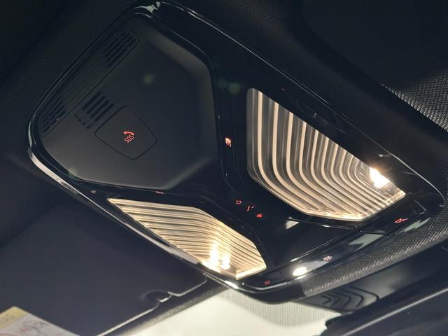 5シリーズ 523iツーリング Mスポーツ Harman/KardonサウンドパノラマルーフアダプティブLEDライトDアシスト+パークアシスト+TVHUD純正19AW(19枚目)