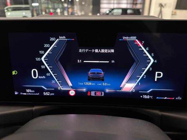 液晶メーターパネルは視認性も良くスタイリッシュです。