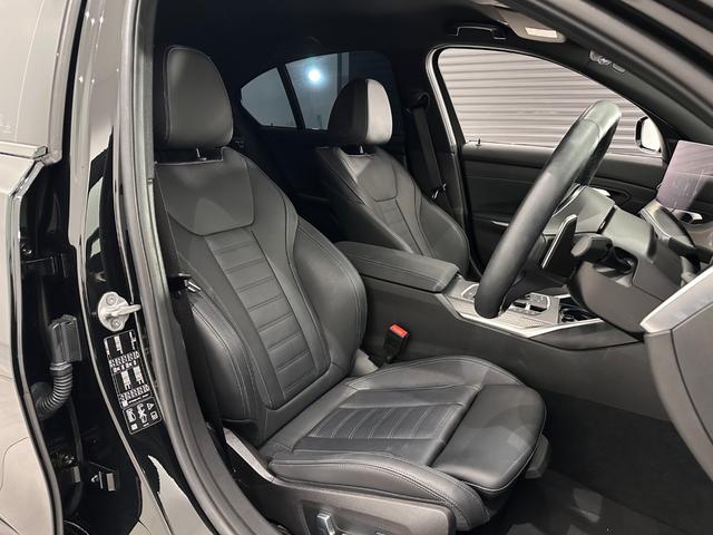 レザーシートはホールドも良く、長時間ドライブしても疲れません。