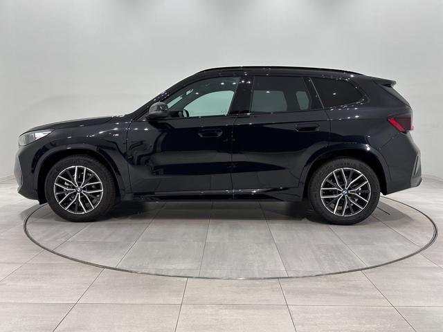 X1 sDrive 18i Mスポーツ 全国2年保証ヴェガンザ/アルカンタラパノラマルーフF電動シート/ヒーターコンフォートアクセスオートトランクアダプティブMサスアダプティブLEDライトDアシスト+パークアシスト+ドラレコ純正18AW(8枚目)