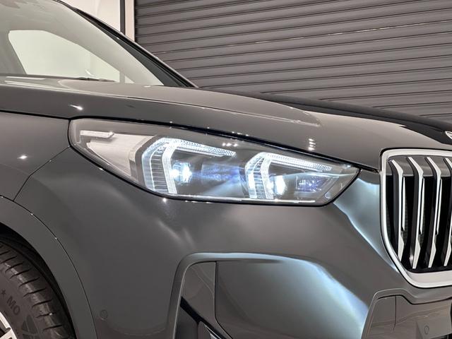 X1 sDrive 18i Mスポーツ 全国2年保証ヴェガンザ/アルカンタラパノラマルーフF電動シート/ヒーターコンフォートアクセスオートトランクアダプティブMサスアダプティブLEDライトDアシスト+パークアシスト+ドラレコ純正18AW(9枚目)