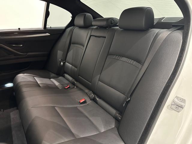 5シリーズ 528i Mスポーツ 左ハンドルブラックレザーFシートヒーターガラスサンルーフコンフォートアクセスリヤカメラ前後PDCアダプティブLEDライトDアシスト+TVHIFIスピーカードラレコ純正18AW(36枚目)