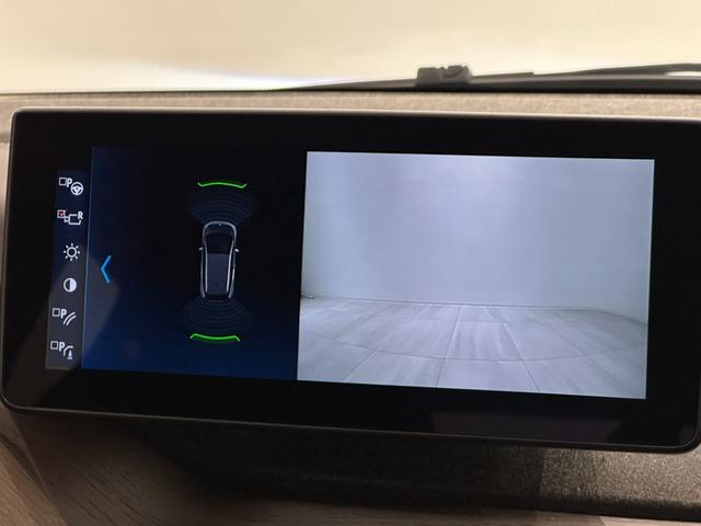 後方確認カメラはパークアシスト付です。