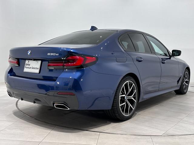 ５シリーズ ５３０ｅ　Ｍスポーツ　エディションジョイ＋　ワンオーナーブラックレザーシートヒーターコンフォートアクセスオートトランクアダプティブＬＥＤライトＤアシストプロパークアシスト＋ＨＵＤＴＶ純正１９ＡＷ（5枚目）