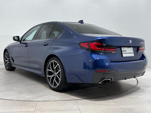 ５シリーズ ５３０ｅ　Ｍスポーツ　エディションジョイ＋　ワンオーナーブラックレザーシートヒーターコンフォートアクセスオートトランクアダプティブＬＥＤライトＤアシストプロパークアシスト＋ＨＵＤＴＶ純正１９ＡＷ（7枚目）