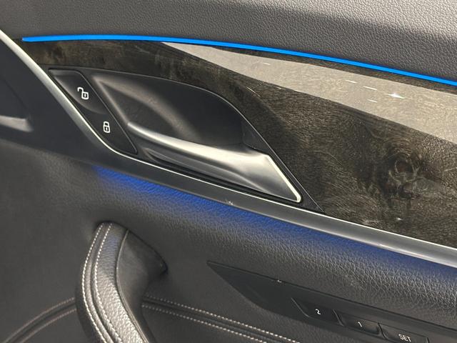 ５シリーズ ５３０ｅ　Ｍスポーツ　エディションジョイ＋　ワンオーナーブラックレザーシートヒーターコンフォートアクセスオートトランクアダプティブＬＥＤライトＤアシストプロパークアシスト＋ＨＵＤＴＶ純正１９ＡＷ（15枚目）