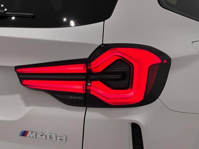 X3 M40d 全国2年保証HarmanKardonサウンドパノラマルーフブラックレザーシートヒーターMスポーツブレーキ/デフアダプティブMサスアダプティブLEDライトDアシストプロパークアシスト+純正21AW雹害車(13枚目)