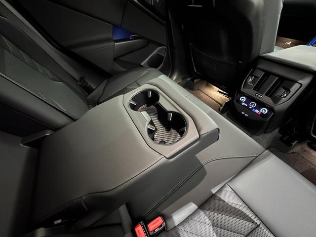 Ｘ３ ２０ｄ　ｘＤｒｉｖｅ　Ｍスポーツ　全国２年保証ヴェガンザブラックＦクラーメートシートオートトランクリヤカメラ前後ＰＤＣＨａｒｍａｎ／ＫａｒｄｏｎサウンドアダプティブＬＥＤライトＤアシストプロパークアシスト＋ＴＶＳＴヒーター純正２０ＡＷ（35枚目）