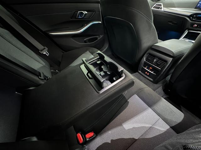 3シリーズ 320d xDriveツーリング Mスポーツ 全国2年保証コンフォートアクセスオートトランクFシートヒーターUVカットガラスアダプティブLEDライトDアシストプロパークアシスト+HIFIスピーカーワイヤレス充電純正18AW(33枚目)