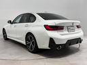 ３シリーズ ３２０ｉ　Ｍスポーツ　全国２年保証Ｆシートヒーター全周囲カメラオートトランクアダプティブＬＥＤライトＤアシストプロパークアシスト＋Ｈｉｆｉ　スピーカー純正１８ＡＷ（7枚目）
