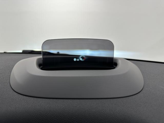 ジョンクーパーワークス　クロスオーバー　ＪＣＷトリム　弊社元社用車・ＡｐｐｌｅＣａｒＰｌａｙ・アクティブクルーズコントロール・バックカメラ・前後ＰＤＣ・ピアノブラックＥＸ・ヘッドアップディスプレイ・ＥＴＣ・ＳＯＳコール・置くだけ充電・シートヒーター(24枚目)