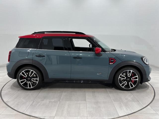 ＭＩＮＩ ジョンクーパーワークス　クロスオーバー　ＪＣＷトリム　認定中古車・２年保証・ワンオーナー・純正ナビ・社外地デジチューナー・バックカメラ・障害物センサー・被害軽減ブレーキ・純正ドラレコ・社外レーダー・シートヒーター・ＥＴＣ・ＳＯＳコール・純正１９インチＡＷ（8枚目）