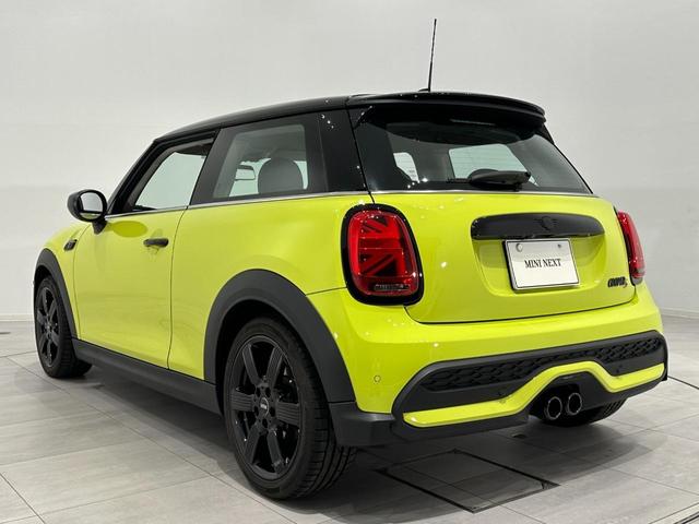 ＭＩＮＩ クーパーＳ　クラシック・トリム　認定中古車・２年保証・弊社元社用車・ＡｐｐｌｅＣａｒＰｌａｙ・被害軽減ブレーキ・オートクルーズ・バックカメラ・障害物センサー・ＥＴＣ・ＳＯＳコール・純正１７インチＡＷ（8枚目）