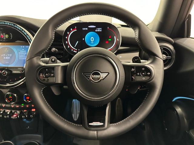 ＭＩＮＩ ジョンクーパーワークス　ジョンクーパーワークストリム　認定中古車・２年保証・ワンオーナー・ＡｐｐｌｅＣａｒＰｌａｙ・被害軽減ブレーキ・バックカメラ・障害物センサー・ＥＴＣ・シートヒーター・ヘッドアップディスプレイ・ＳＯＳコール・純正１８インチＡＷ（27枚目）