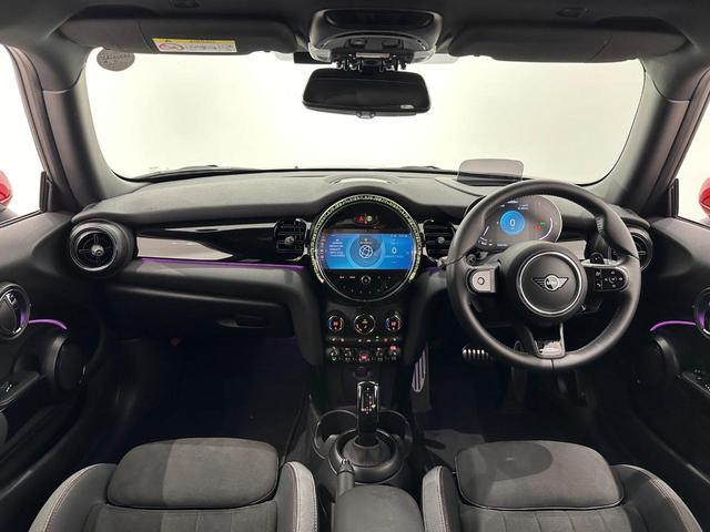 ＭＩＮＩ ジョンクーパーワークス　ジョンクーパーワークストリム　認定中古車・２年保証・ワンオーナー・ＡｐｐｌｅＣａｒＰｌａｙ・被害軽減ブレーキ・バックカメラ・障害物センサー・ＥＴＣ・シートヒーター・ヘッドアップディスプレイ・ＳＯＳコール・純正１８インチＡＷ（33枚目）